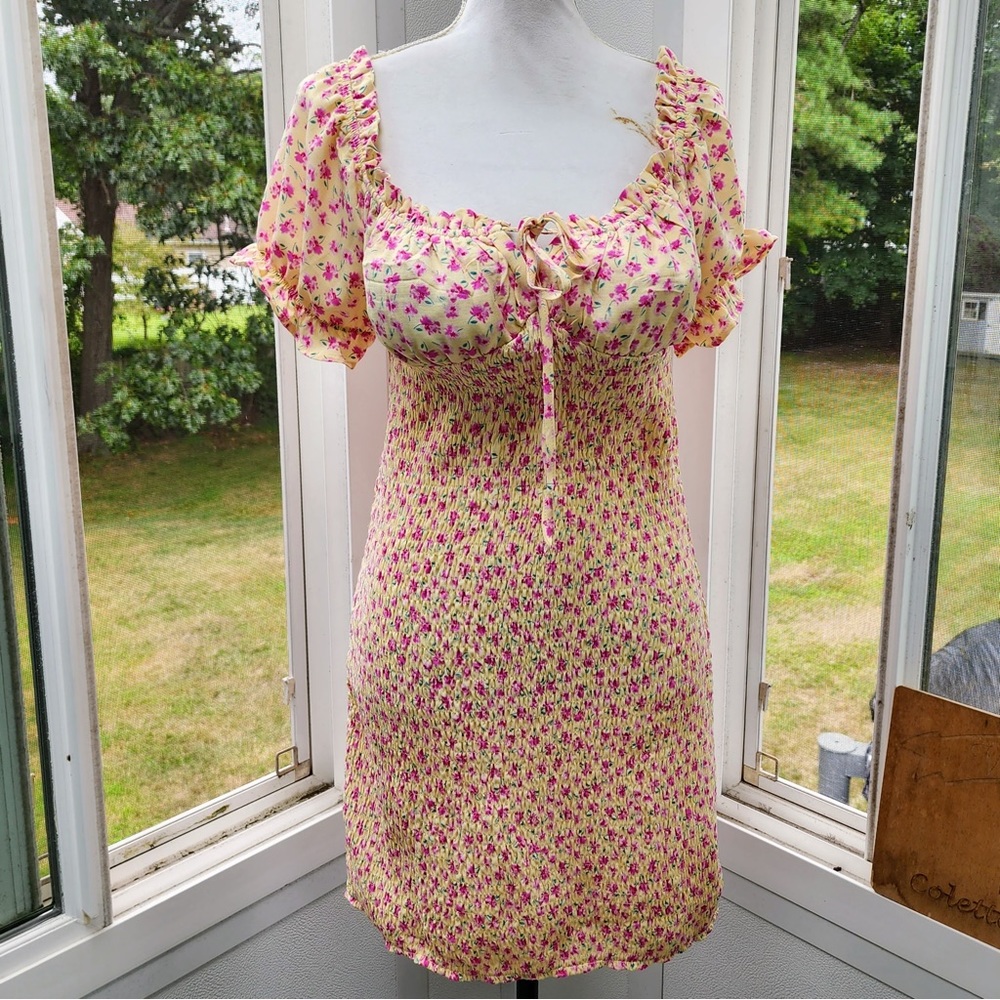 UO Yellow Pink Floral Print Tie Front Smock Ruched Ruffle Puff Sleeve Mini Dress